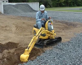 A Hilariously Tiny Mini Excavator一个有趣的微型挖掘机