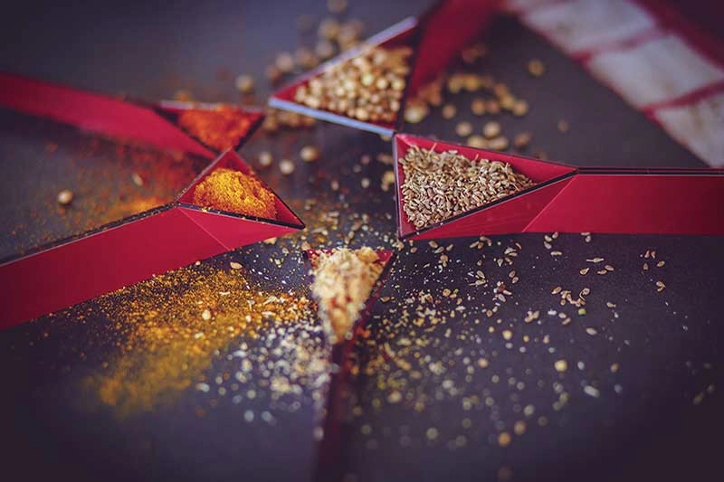 Core77 Test Kitchen: Does the Polygons 4-in-1 Measuring Spoon Fold Under Pressure?