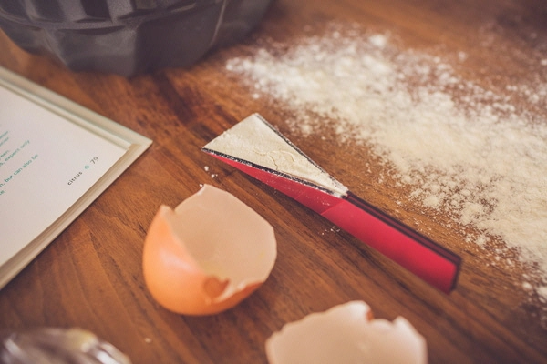 Core77 Test Kitchen: Does the Polygons 4-in-1 Measuring Spoon Fold Under Pressure?